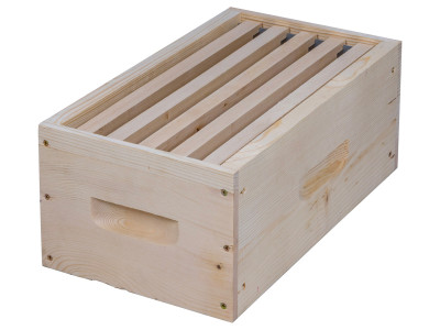 6 FRAME DADANT 1/2 NUC HONEY SUPER WITH 25mm THICK SPRUCE SIDES FR MODEL 6 FRAME DADANT 1/2 NUC HONEY SUPER WITH 25mm THICK SPRUCE SIDES FR MODEL