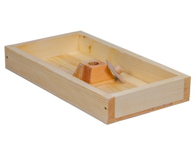 INNER COVER WITH CENTRAL FEEDING BLOCK FOR 6 FRAME B NUC HIVE WITH 25mm THICK SIDES IT MODEL INNER COVER WITH CENTRAL FEEDING BLOCK FOR 6 FRAME B NUC HIVE WITH 25mm THICK SIDES IT MODEL